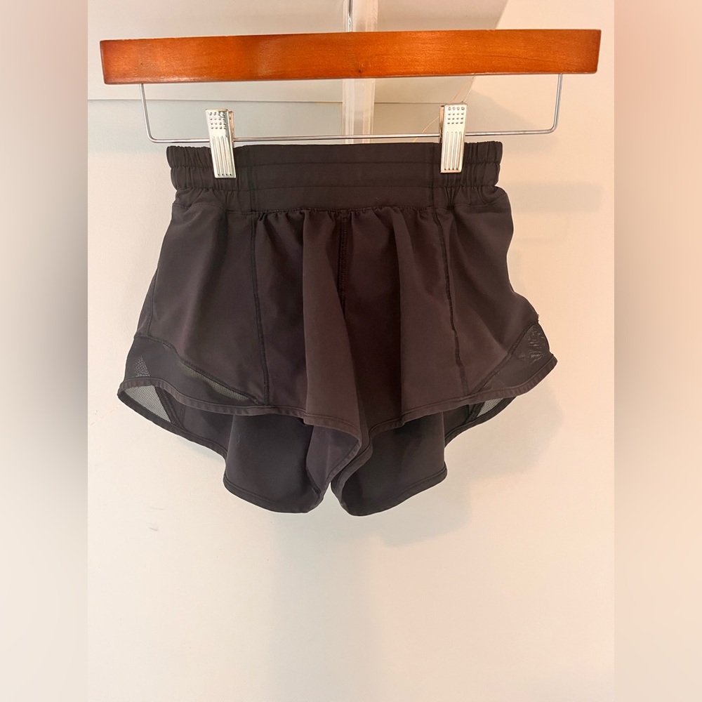 Lululemon Black Hotty Hot Low Rise 2.5 Shorts